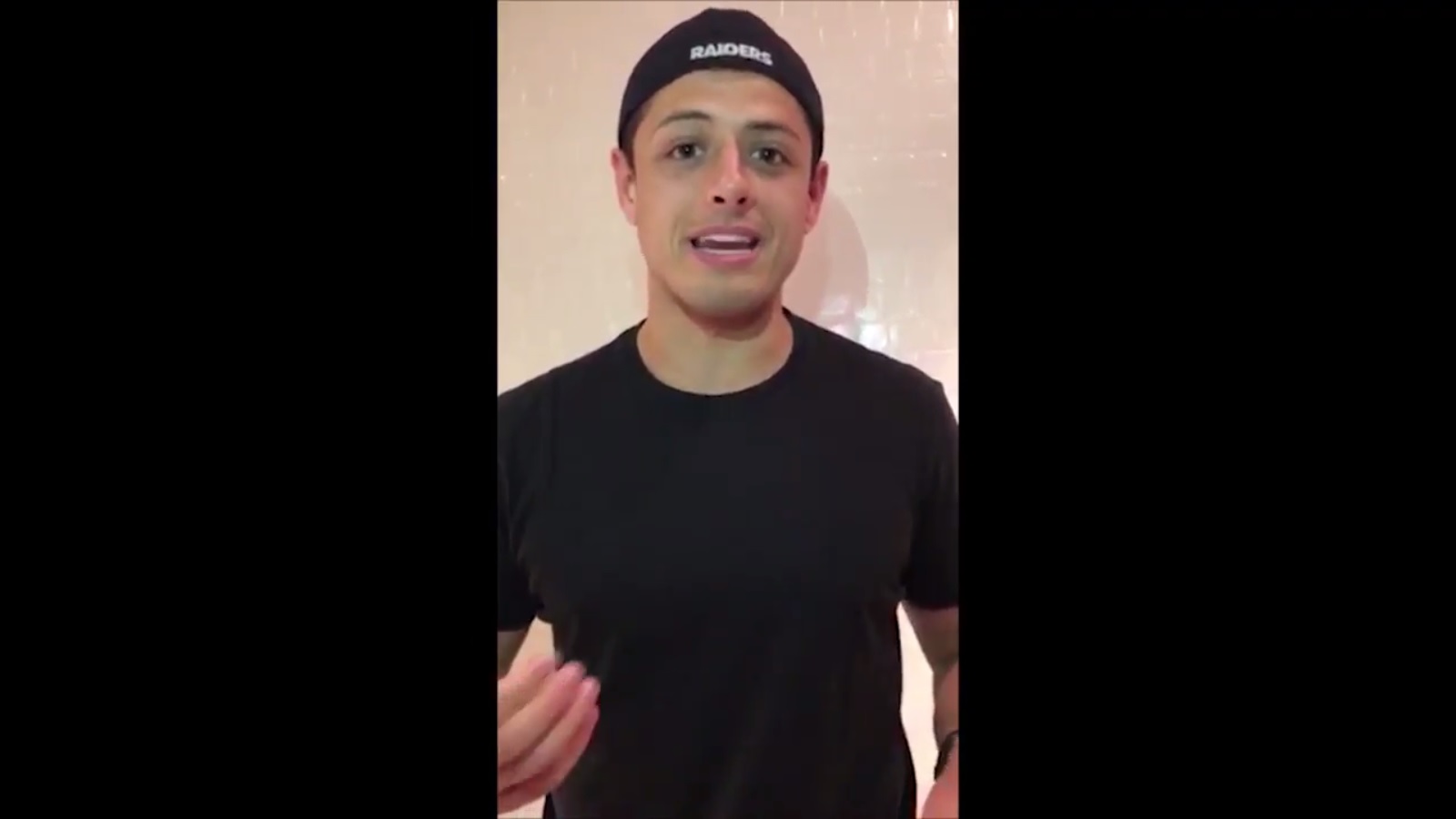 Javier Hernández subió un video para hablar de lo emocionado que está por ver a Marshawn Lynch en los Raiders de Oakland