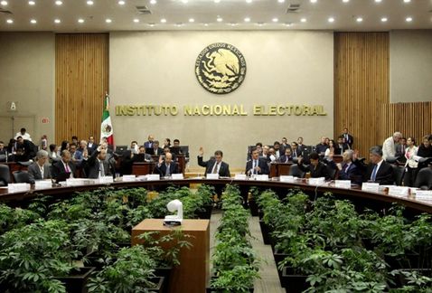 Las razones de la sanciones se debe a que los partidos no informan a tiempo de sus actividades políticas.