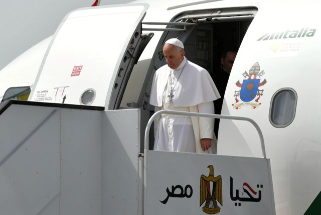 El papa Francisco llegó a Egipto.