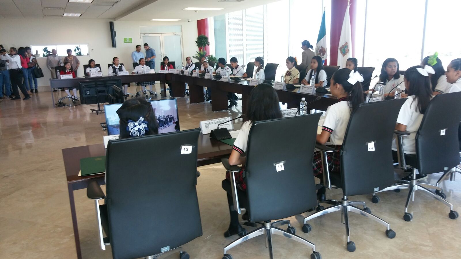 En Torreón, el Ayuntamiento celebró el día del niño con una Sesión de Cabildo Infantil.