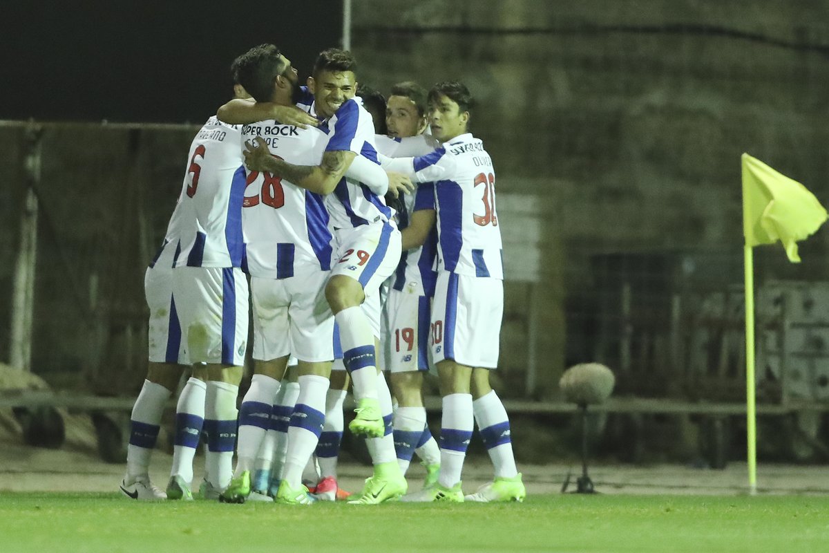 Porto sigue en la lucha por el título