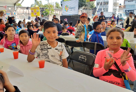 Autoridades de la delegación Iztapalapa organizaron la celebración del Día del Niño, que se efectúa en la Macro Plaza del Jardín Cuitláhuac de esa dem