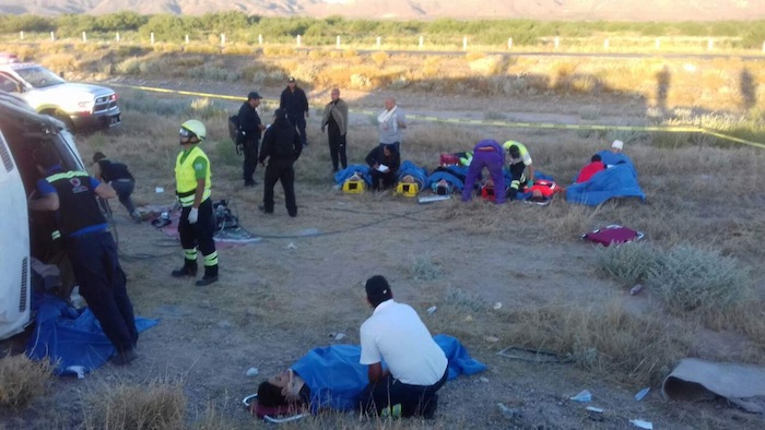 En el accidente murieron dos personas y 15 más resultaron heridas. 