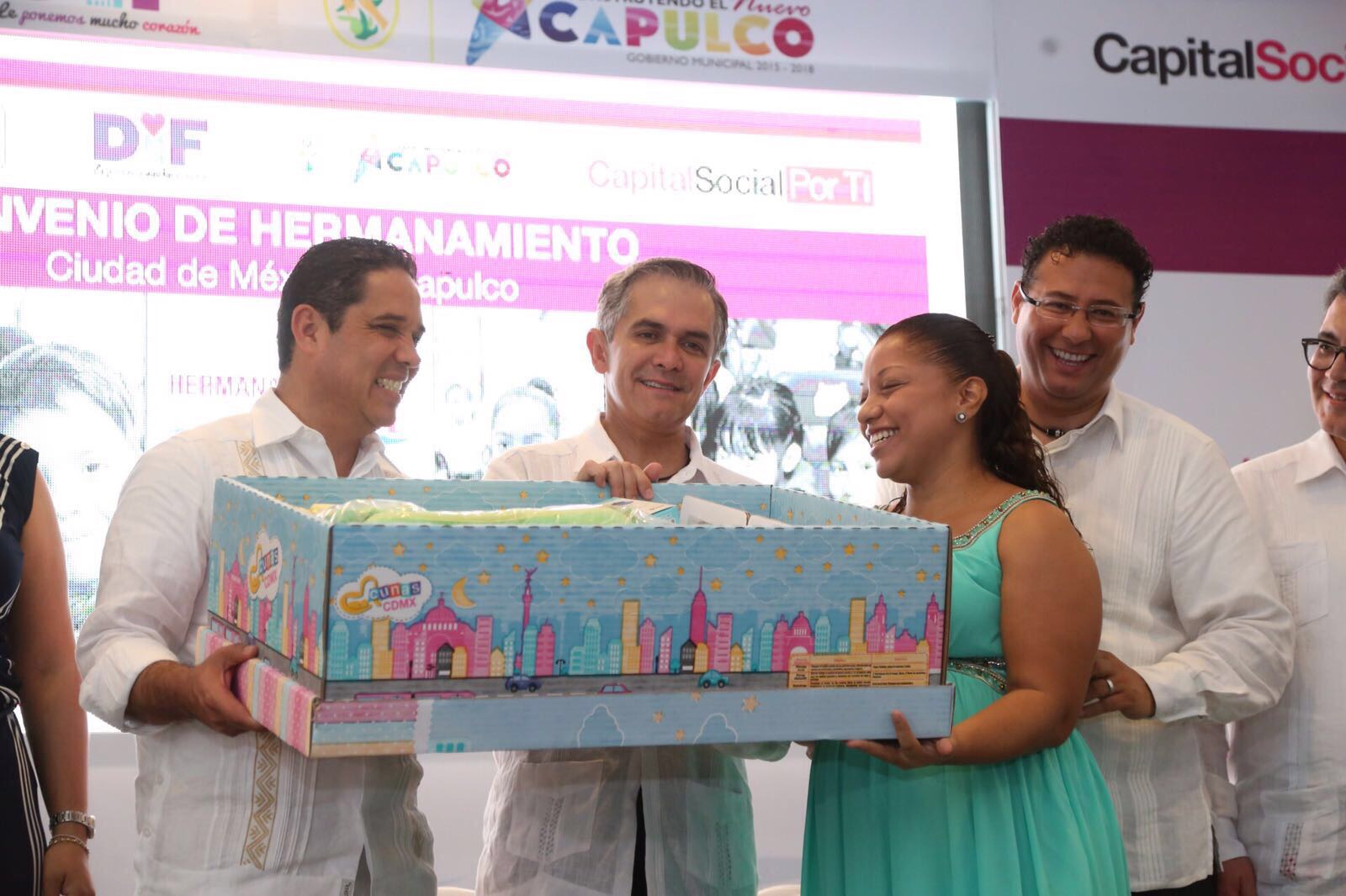 El programa de cunas de la Ciudad de México se empezó a implementar también en Acapulco, Guerrero, acto al que asistió el jefe de Gobierno capitalino,
