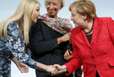 Ivanka Trump, Christine Lagarde y Angela Merkel en la cumbre W20, en Berlín, donde tocaron temas de empoderamiento.