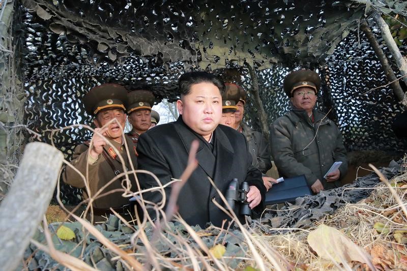 Kim Jong-un justifica su programa nuclear como una medida de protección frente a lo que se considera una actitud hostil de Washington.