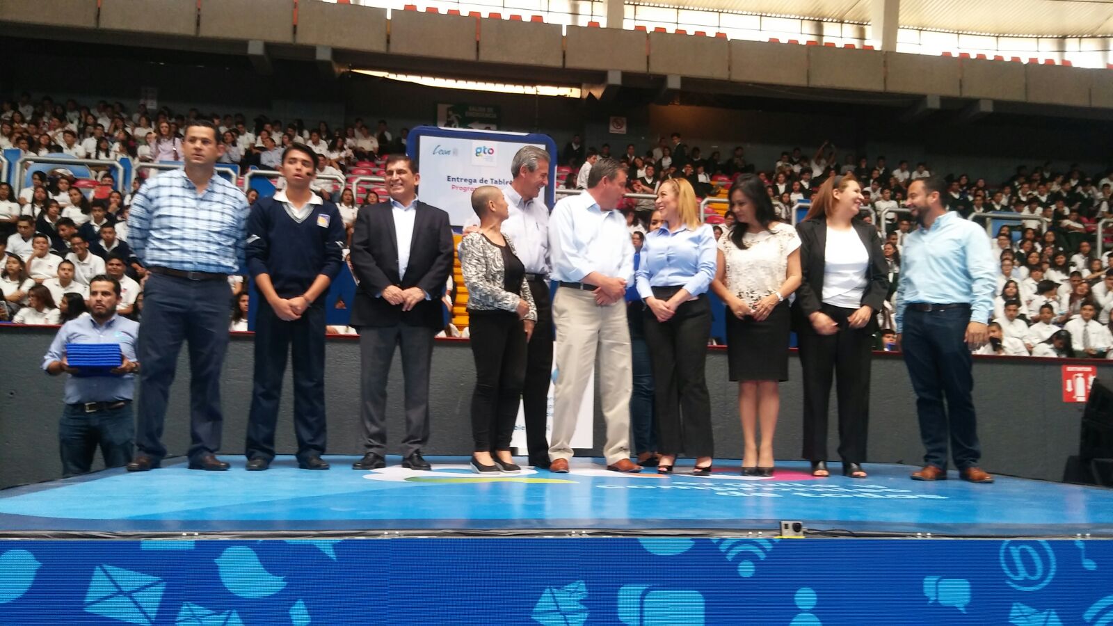 En el evento estuvieron presentes el gobernador Miguel Márquez. el alcalde López Santillana, el director de Educafin, entre otras autoridades.