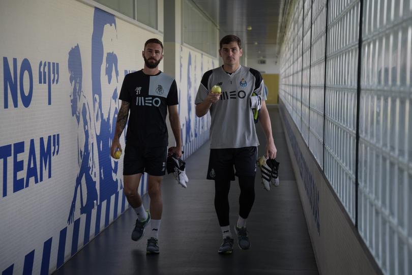 Miguel Layún e Iker Casillas