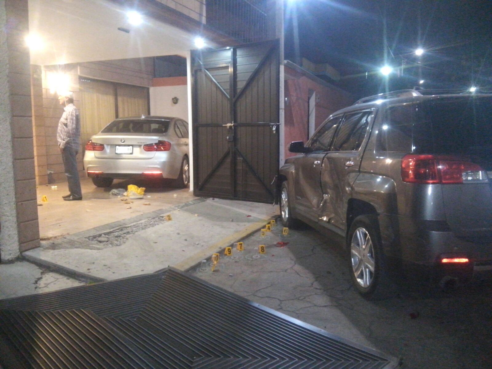 Semefo, muerto, muertos, balacera, policía, escena del crimen, asesinato, homicidio, peritos, CLV