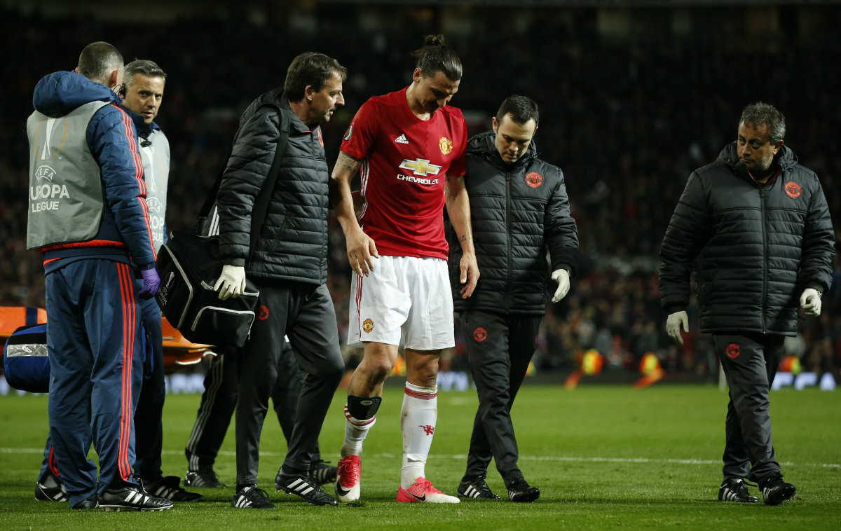 Zlatan Ibrahimovic sale lesionado en la Liga Europa