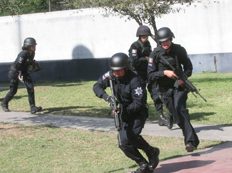 Elementos de la Policía de Monterrey. 