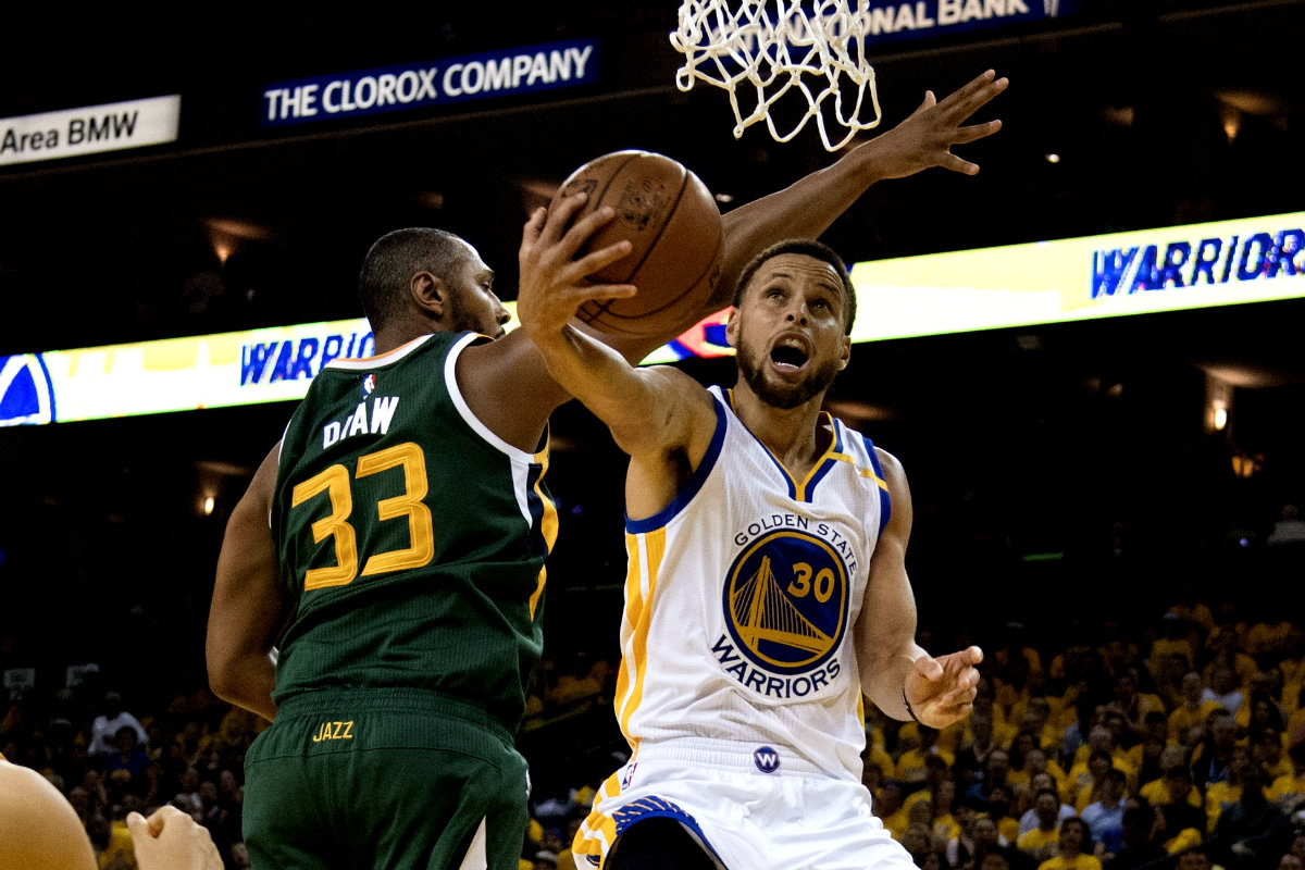 Golden State le pegó al Jazz
