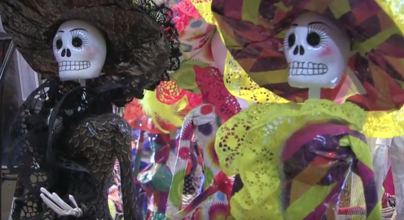 La Catrina se puede encontrar en diferentes materiales. 