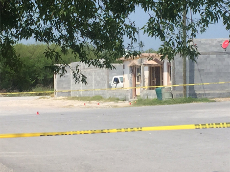 Se encontraron alrededor de 5 casquillos percutidos en el área. 