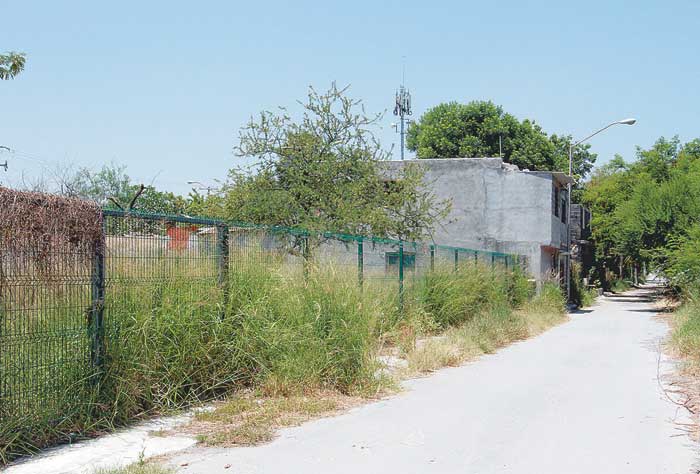 Los terrenos fueron convertidos en siete construcciones, entre ellas tres viviendas de dos pisos.