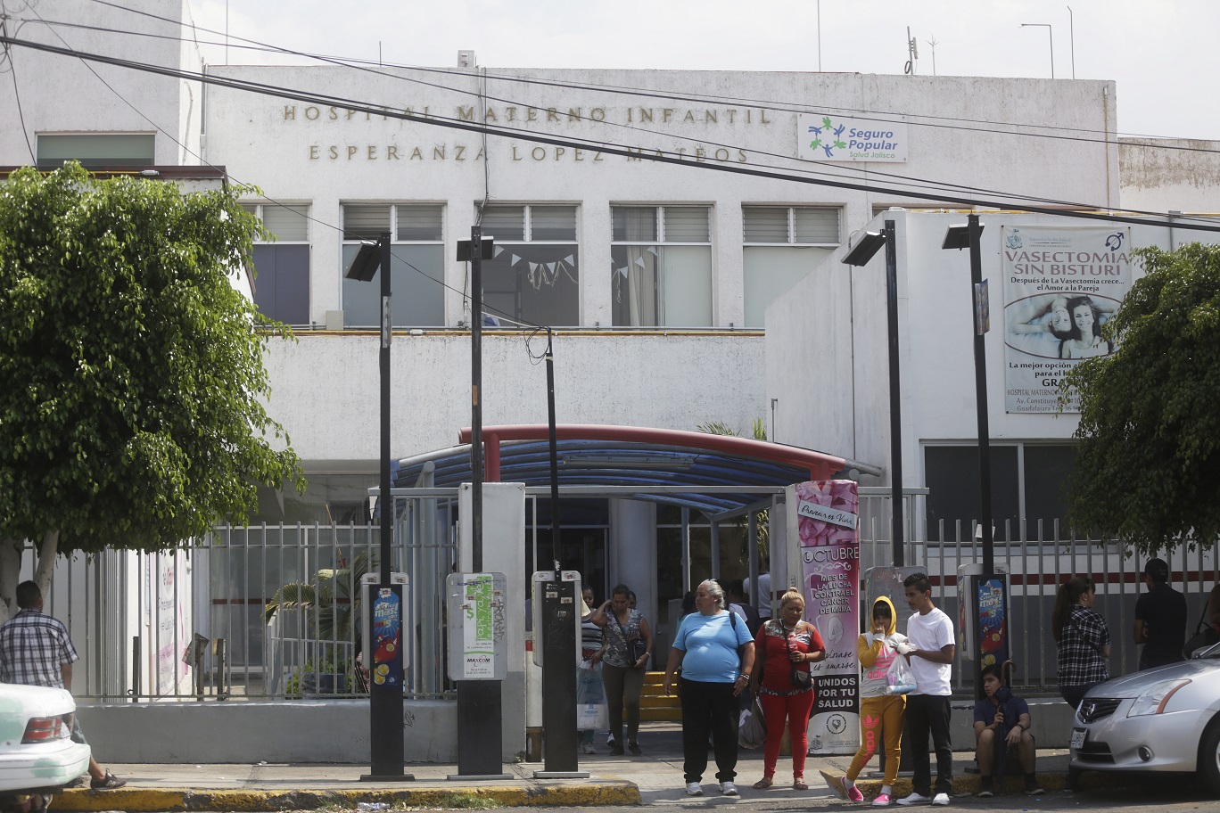 Hoy cumplió cinco días el paro parcial de servicios médicos en la Maternidad Esperanza López Mateos. 