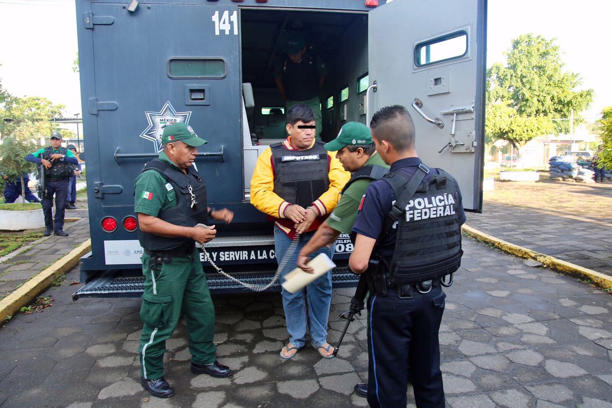 Alfonso Zenteno, ex comisario de la Secretaría de Seguridad Pública de Veracruz, fue trasladado al penal de Pacho Viejo. 
