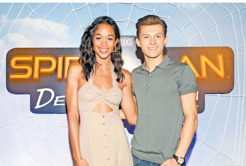 Tom Holland y Laura Harrier llegaron a México para promocionar la más reciente película de "Spider-Man". 
