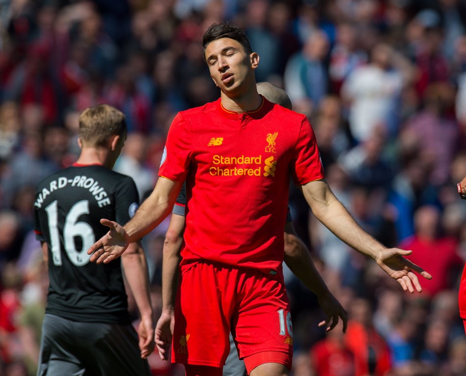 Marko Grujic se lamenta el no poder marcar el gol de la victoria.