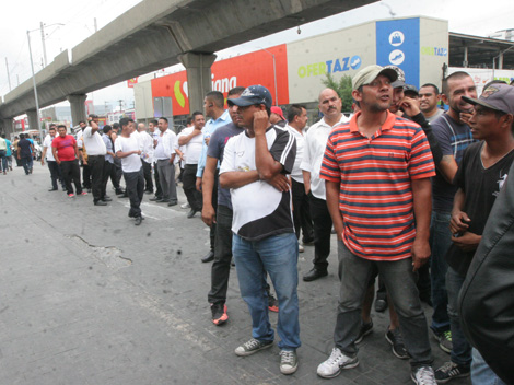 La vialidad de la avenida se complicó.