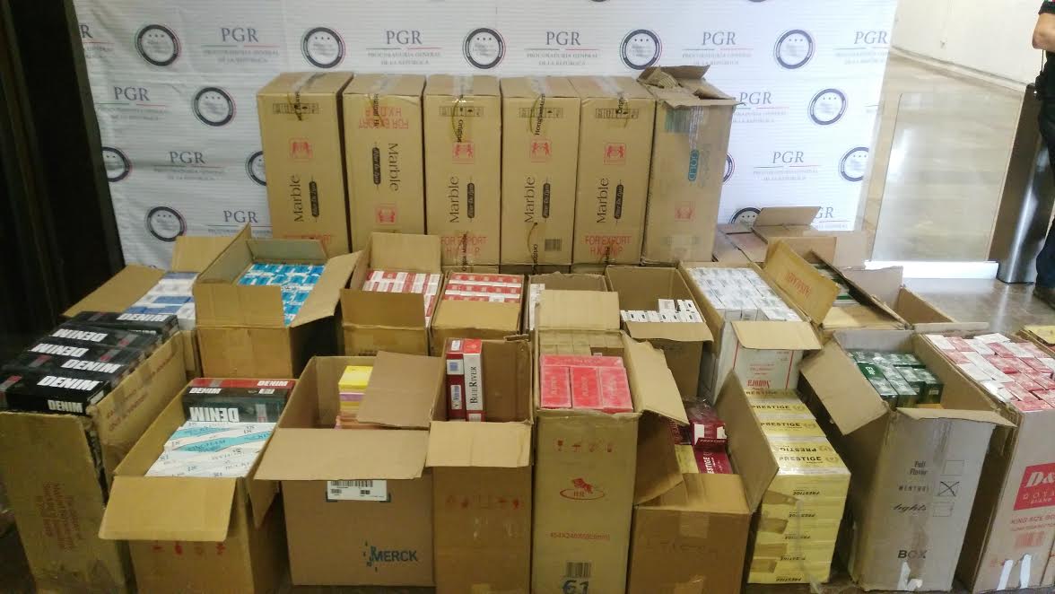 La Procuraduría General de la República aseguró 301 mil cigarros que entraron a México de manera ilícita