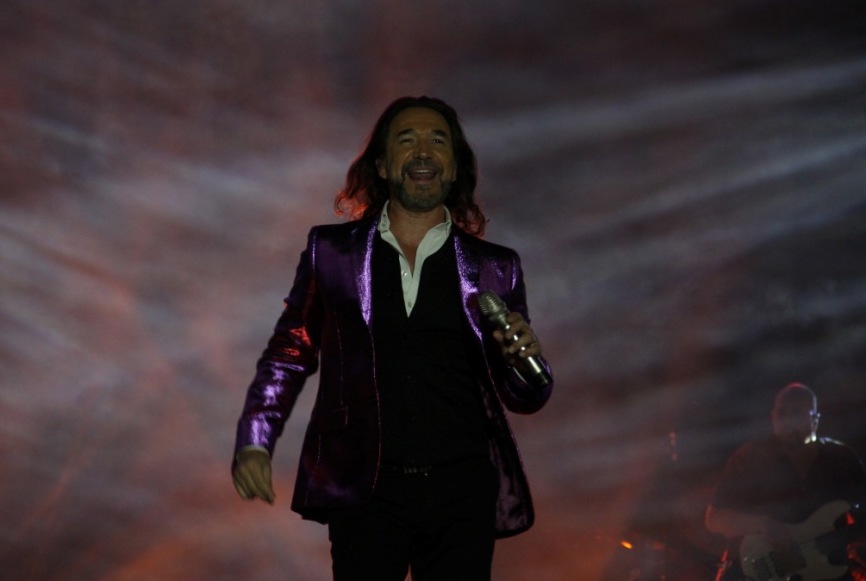 El cantautor ofrecerá un concierto gratuito con motivo del Día de la Madre. 