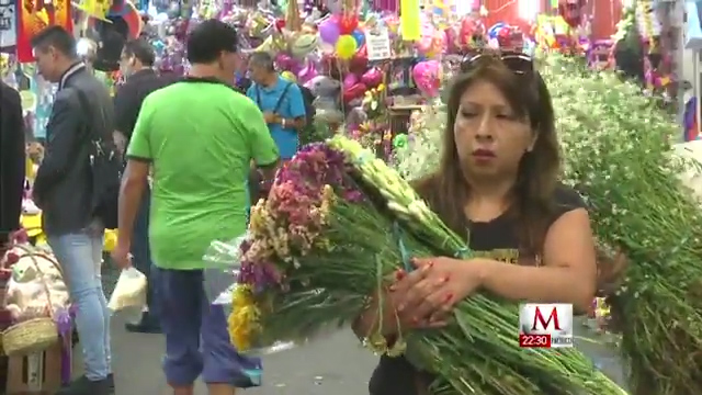 Capitalinos acuden al mercado de Jamaica a comprar flores por el día de las madres
