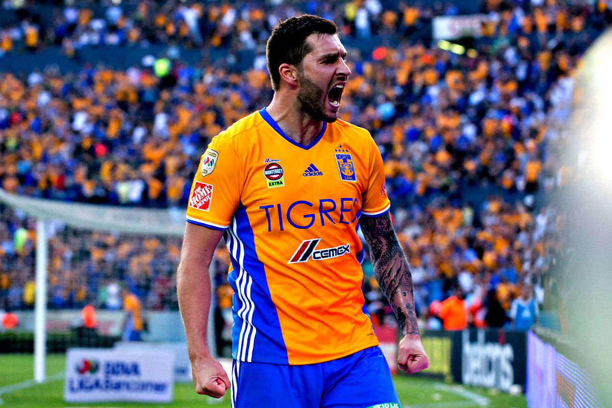 Gignac apareció en el Volcán