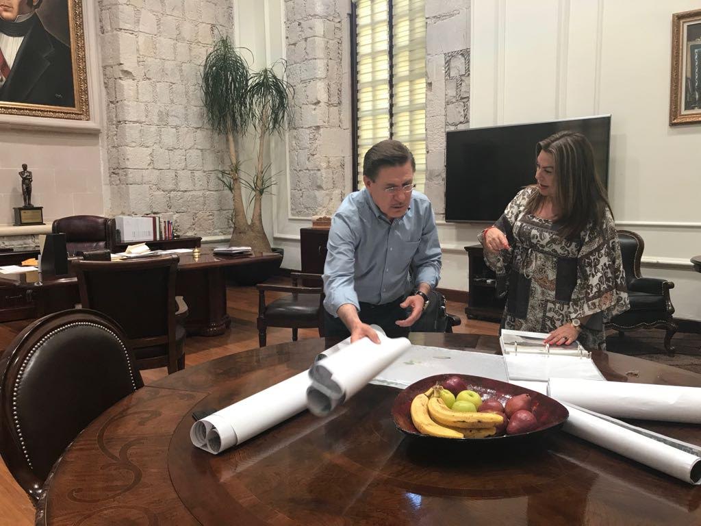 El Gobernador de Durango, José Rosas Aispuro, se reunió con la alcaldesa de Gómez Palacio, Leticia Herrera.