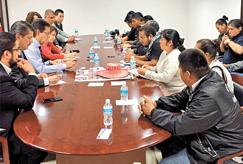 Mesa de diálogo en la Subsecretaría de Derechos Humanos de la Segob. 