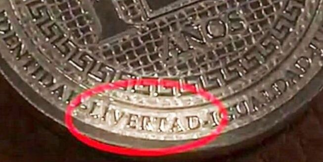 Moneda conmemorativa por el Centenario de la Constitución elaborada por el Congreso de Zacatecas. 