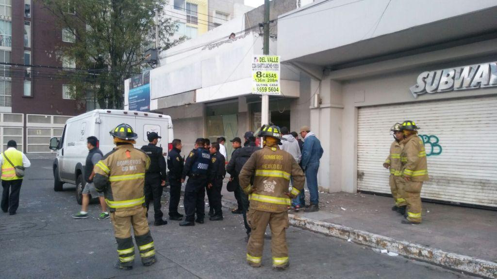 Paramédicos del ERUM indicaron que el obrero murió de manera instantanea.