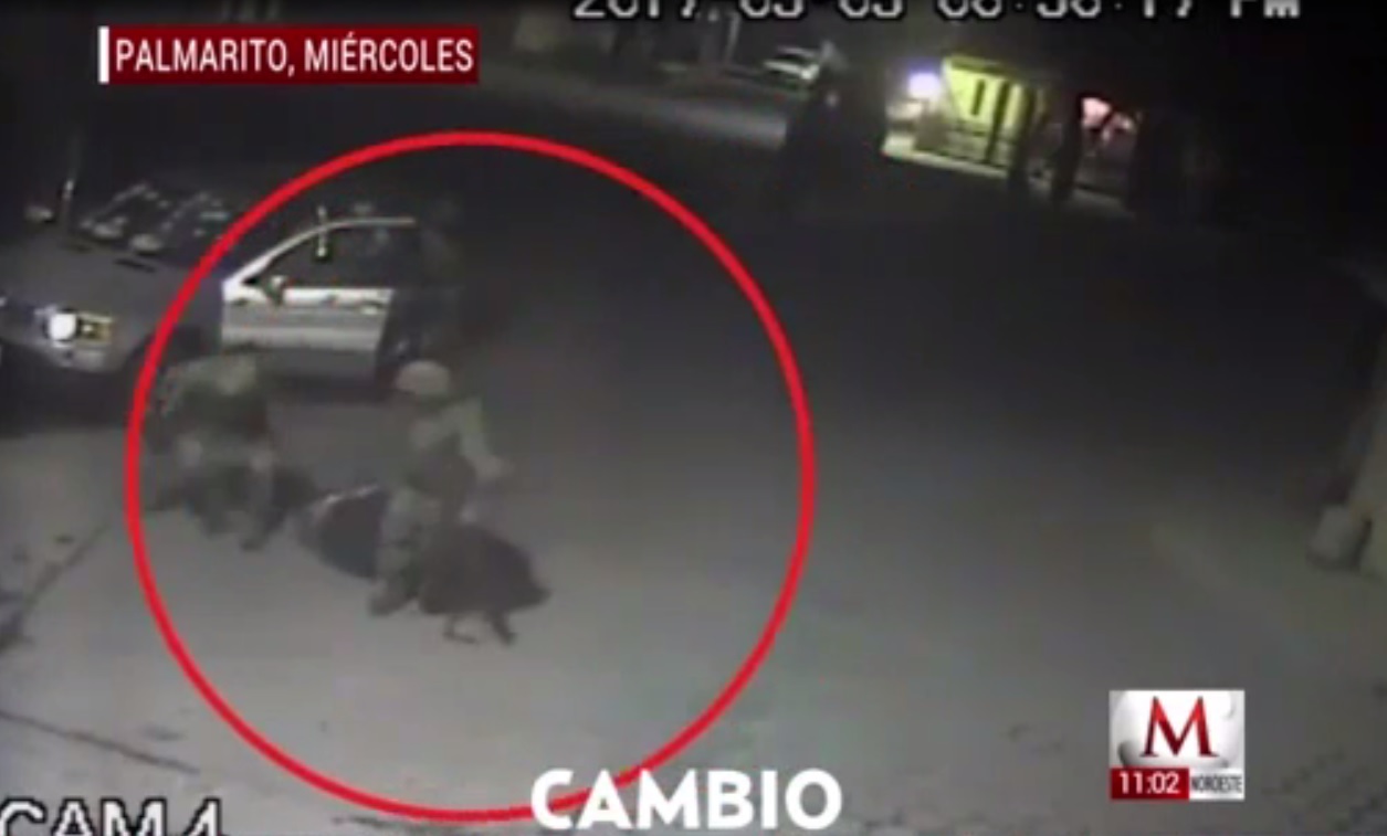 Video que presuntamente muestra la ejecución extrajudicial de un civil por parte de miembros del Ejército. 