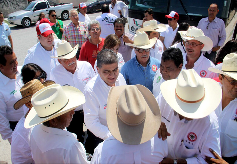Miguel Riquelme, candidato del PRI a la gubernatura de Coahuila en el municipio de Frontera.