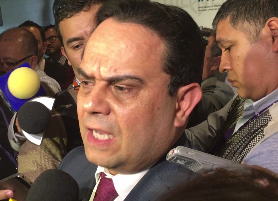 El nuevo comisionado presidente del INAI, Francisco Javier Acuña.