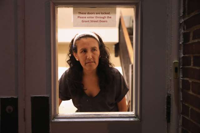 Jeanette Vizguerra es una mexicana indocumentada en EU y está refugiada en una iglesia desde hace tres meses para evitar ser deportada.