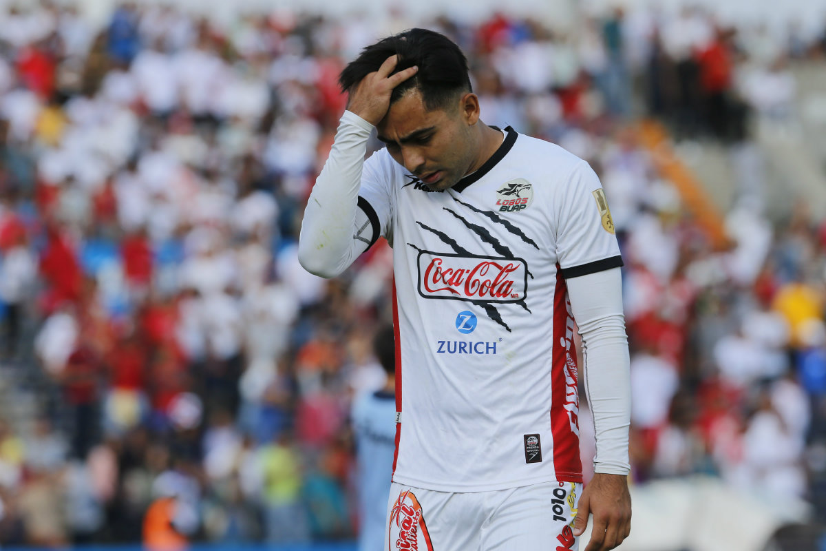 Amaury Escoto se lamenta tras la expulsión en la Final por el ascenso