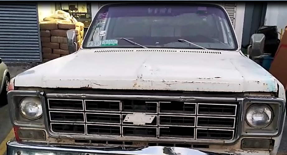 Aseguraron un camión tipo estacas en color blanco