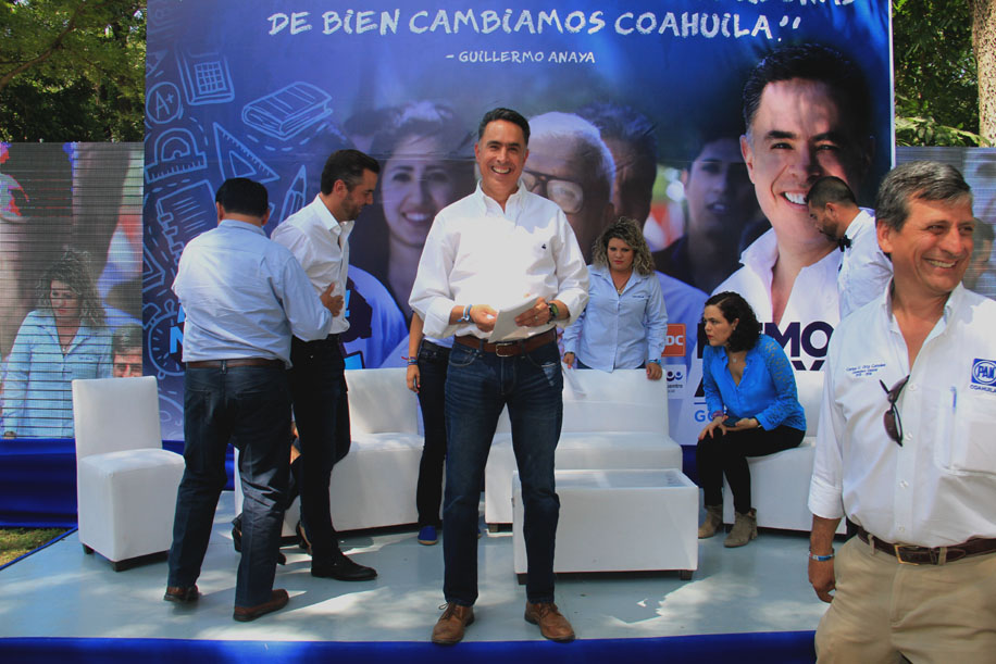 Anaya Llamas comentó que planea implementar el programa más grande de becas para madres e hijos. 