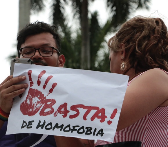 La comunidad LGBTTTI exige ser respetada.