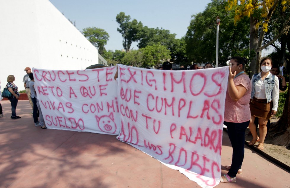 Los manifestantes salieron de Parque Revolución con rumbo al Teatro Degollado