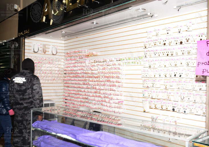 La PGR afirmó que el material asegurado e inmuebles fueron puestos a disposición de la autoridad federal.