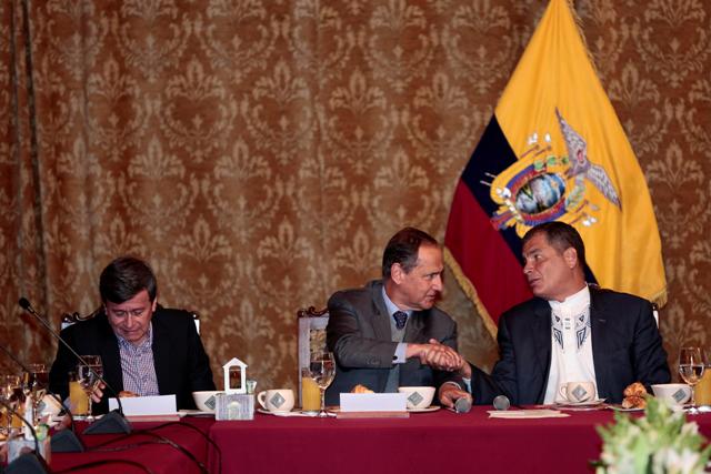 Rafael Correa, Juan Camilo Restrepo y Pablo Beltrán.