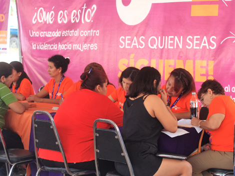  En la brigada se instalaron una serie de módulos para brindar atención a las mujeres con problemas físicos y psicológicos.