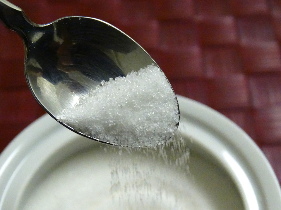 Procura utilizar azúcar natural para endulzar tus bebidas o postres