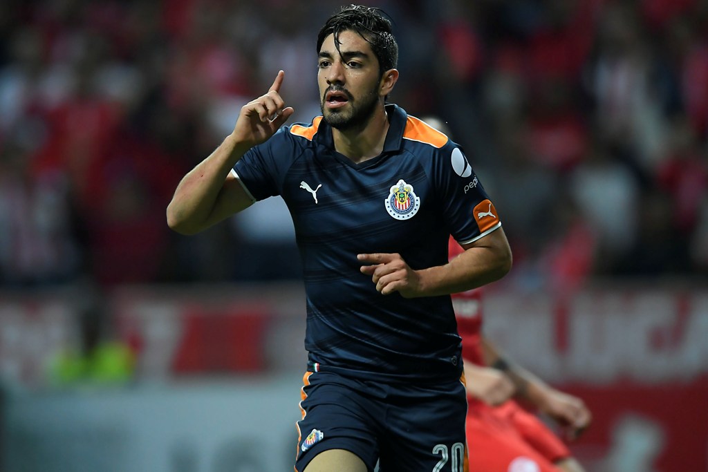 Rodolfo Pizarro anotó el gol de Chivas 