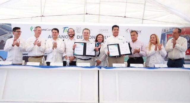 Firma de convenio Gobierno Tamaulipas y secretario de Energía, Pedro Joaquín Coldwell.