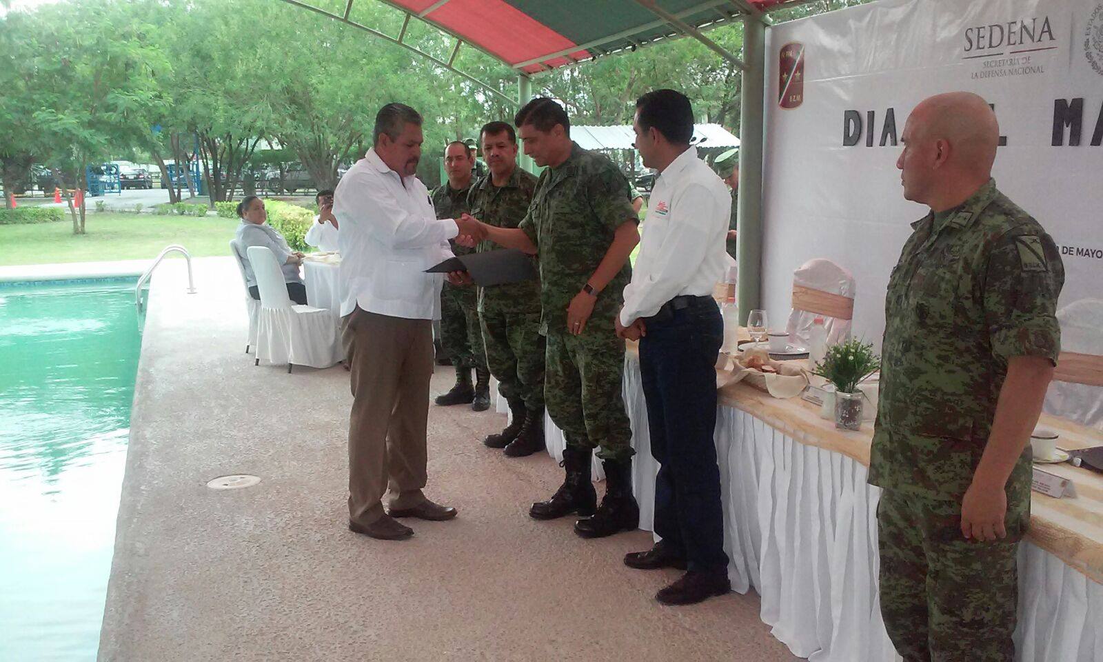 Sedena reconoce a maestros del SNTE Reynosa 