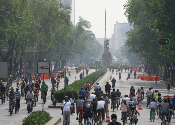Con todo y contingencia ambiental, los capitalinos salieron a correr, andar en bici o simplemente caminar al circuito.  