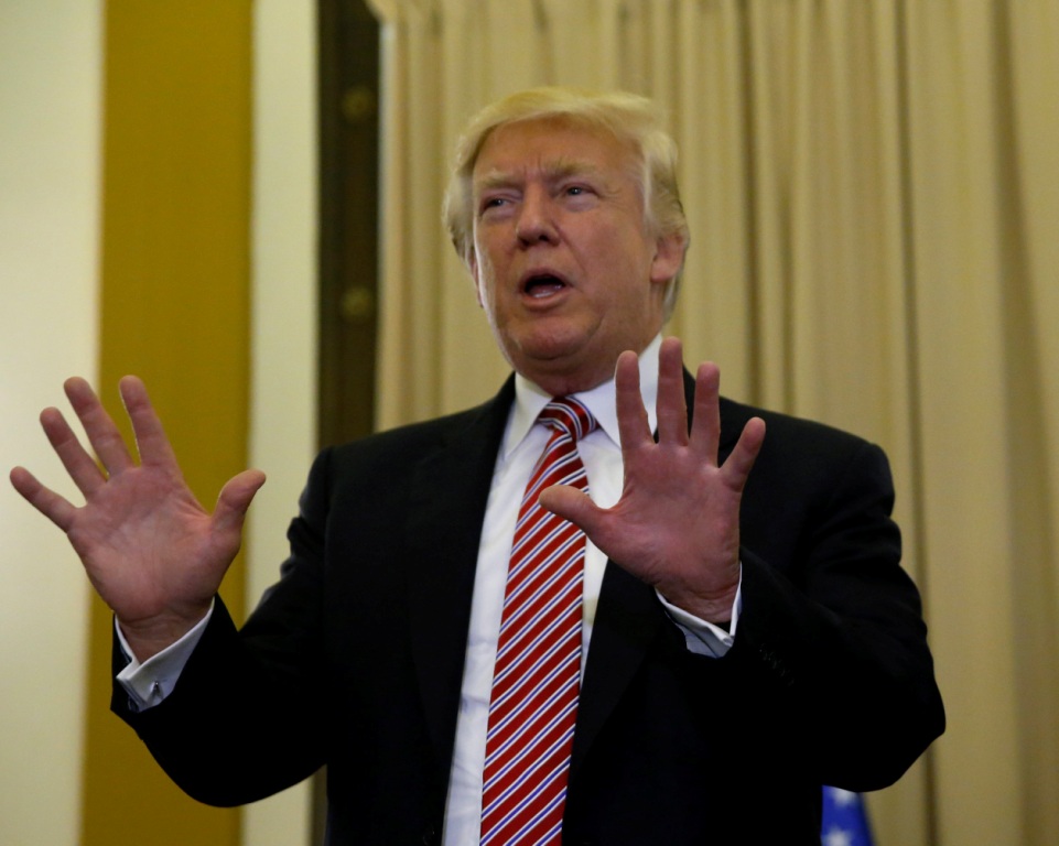 El Washington Post precisa que ninguno de los dos hombres respondió a los pedidos de Donald Trump.